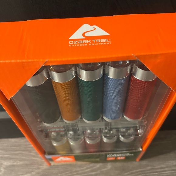 Set of 10 Ozark Trail LED Aluminum Flashlight Set - Multicolor, NWT - Picture 3 of 3